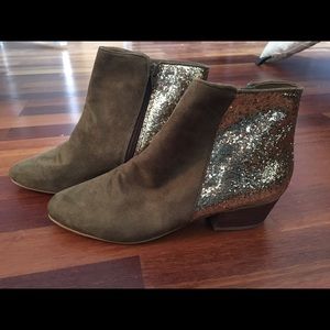 Kelsi Dagger Boots Size 9