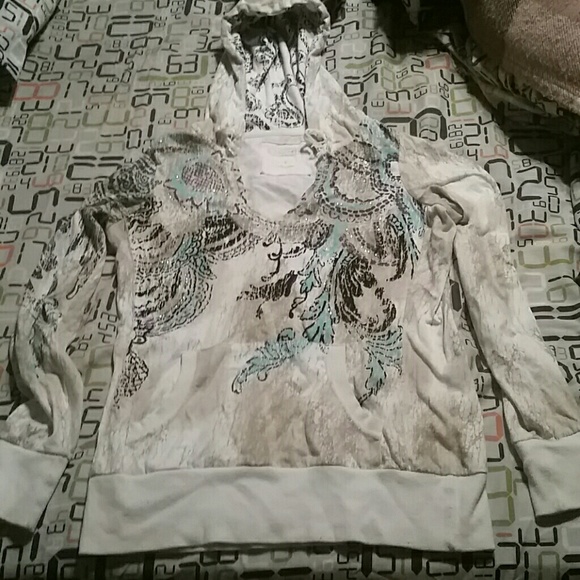 Hoodie shirt. Perfect for Spring!