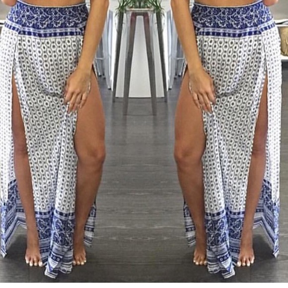 🚫SOLD🚫 Sexy side slit maxi skirt💙🌀