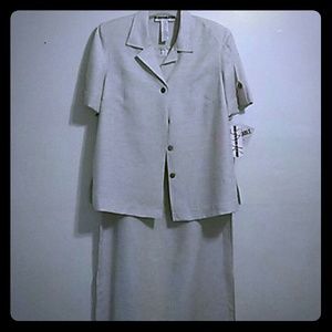 Beautiful & Comfortable Tan 2pc dress set w/buttons on sleeves by Dana Kay