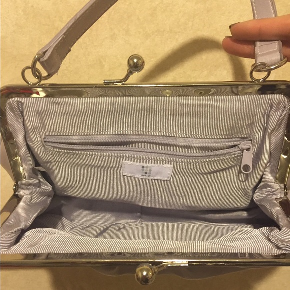 Lavender Handbag - Picture 3 of 4