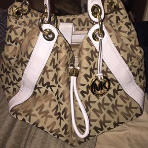 Michael Kors Bag. Tan with white