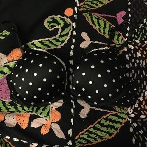 Victoria secret miraculous plunge 32 c