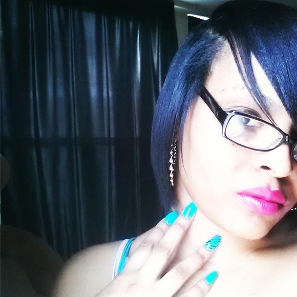 Meet your Posher, Denise