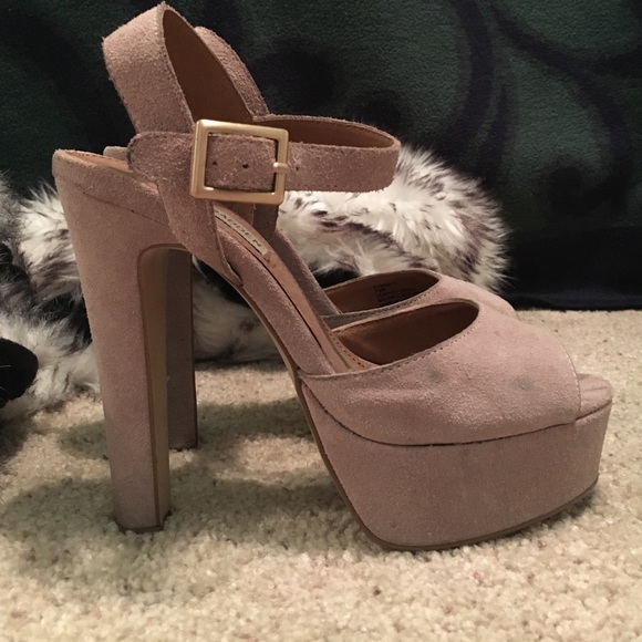 ⭐️ Steve Madden Dynemite Heels ⭐️