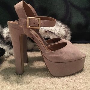 ⭐️ Steve Madden Dynemite Heels ⭐️