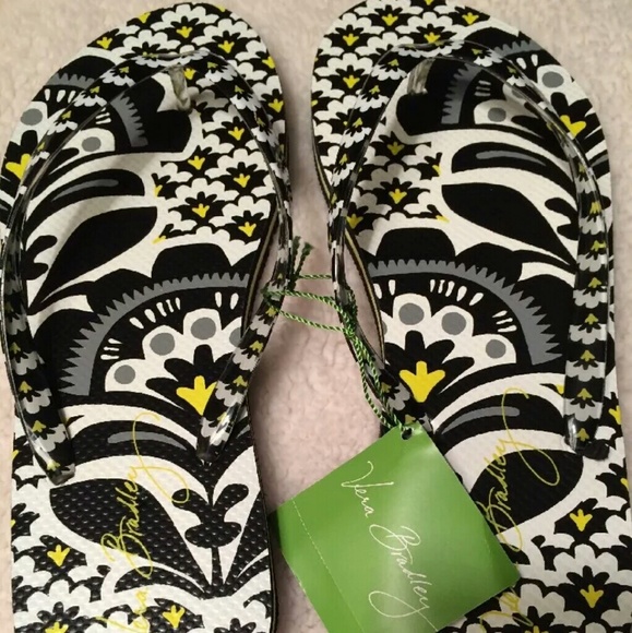 Vera Bradley size 8 flip flops