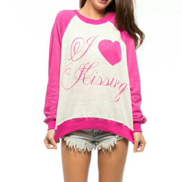 WILDFOX I LOVE KISSING SWEATER