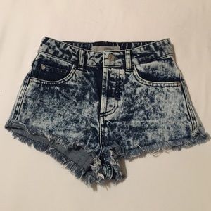 SOLD 🚫🚫 High waisted cheeky Topshop shorts
