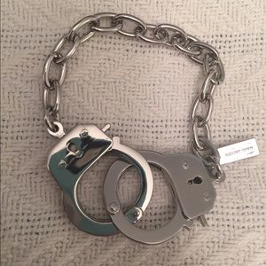 MARC JACOBS SILVER HANDCUFF BRACELET 🗝
