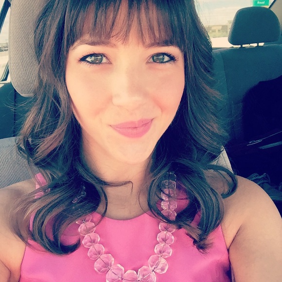 Meet your Posher, Caroline