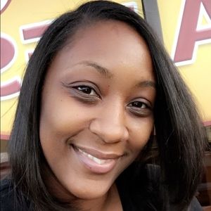 Meet your Posher, Kiona