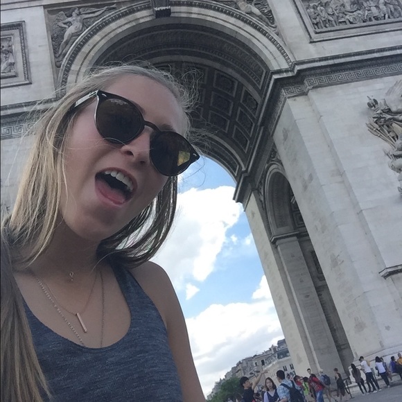 Meet your Posher, Amber - Picture 1 of 2