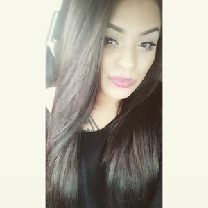 Meet your Posher, Laura