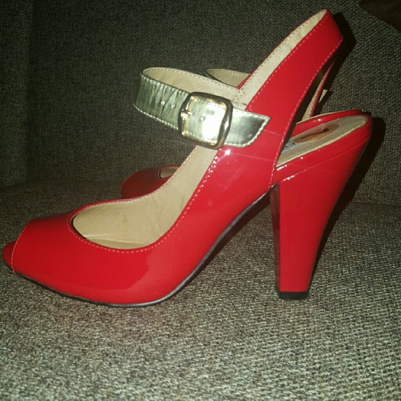 Steve Madden red and gold heels