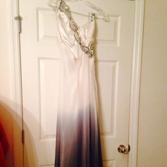 Prom dress - Picture 3 of 4