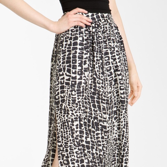 Rachel Zoe silk skirt, size 8, black snow print