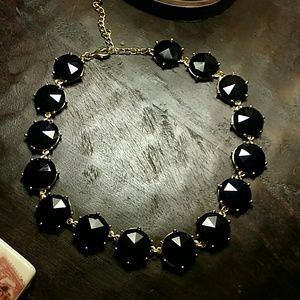 VERSONA statement necklace.