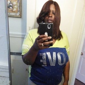 Meet your Posher, Dena