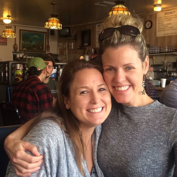 Meet your Posher, Caitlin