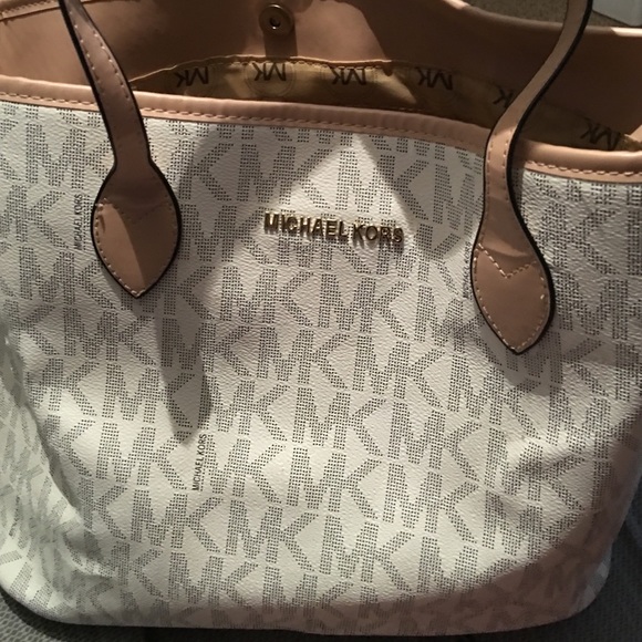 Micheal kors purse