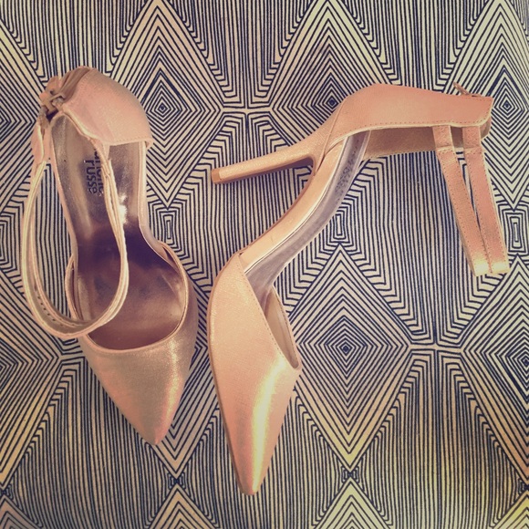 Strappy Heels in Rose Gold
