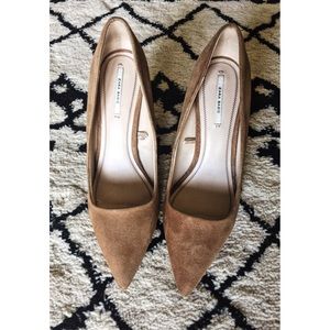 Suede Pumps