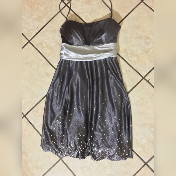 🍥BEAUTIFUL Gray Strap/Strapless Dress🍥