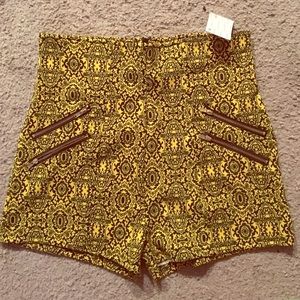 ✨ SOLD ✨ High-waisted Shorts