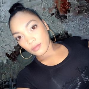 Meet your Posher, Lina