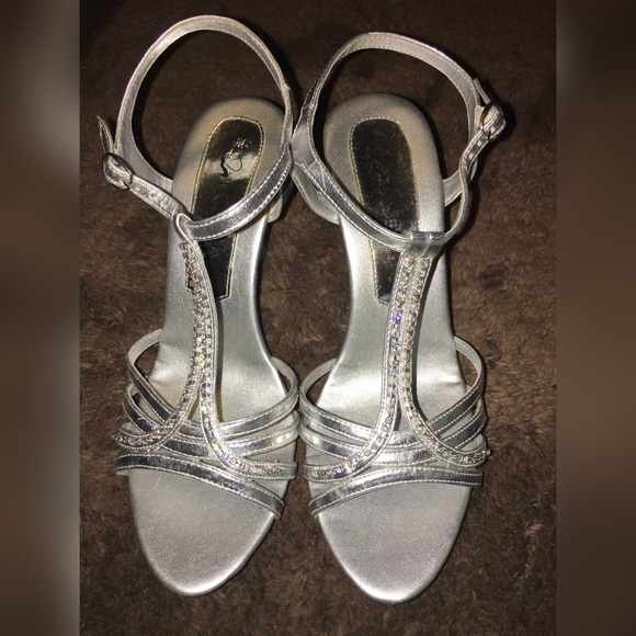 🍥Silver Heels 🍥