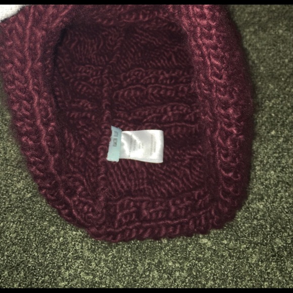 MUST GO! Urban Outfitters Cable Knit Beanie - Picture 4 of 4