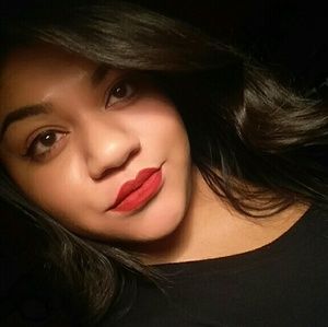 Meet your Posher, Alicia