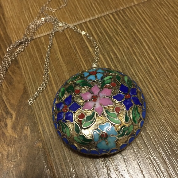 Robyn Rhodes necklace flower and boots bundle - Picture 1 of 3