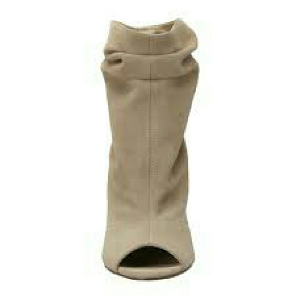 NEW! Nine West Kacey Peep Toe Suede Booties size 7