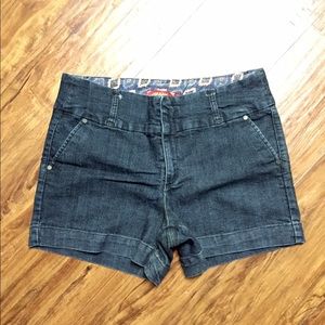 🙋🏼 GUC Dark Wash Stretchy Jean Shorts 💁🏼