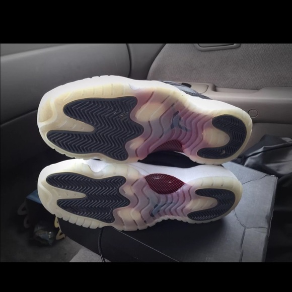 Air Jordan retro 11 size 7(SOLD) - Picture 4 of 4