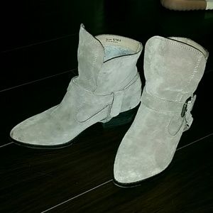 Shoe cult grey booties from nasty gal Shoe cult grey booties from nasty gal
