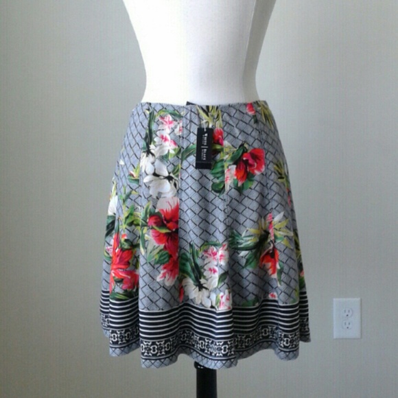 Floral mixed print flirty flare  skirt - Picture 2 of 2
