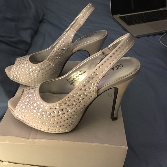 Beautiful Silver Prom Heels! - Picture 2 of 4