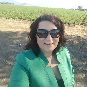 Meet your Posher, Lorena