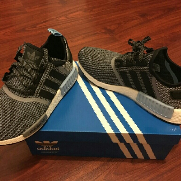 Adidas NMD R1 - Picture 2 of 4