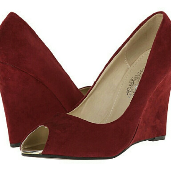 Red suede like wedges