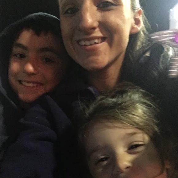 Meet your Posher, Jenelle - Picture 2 of 3