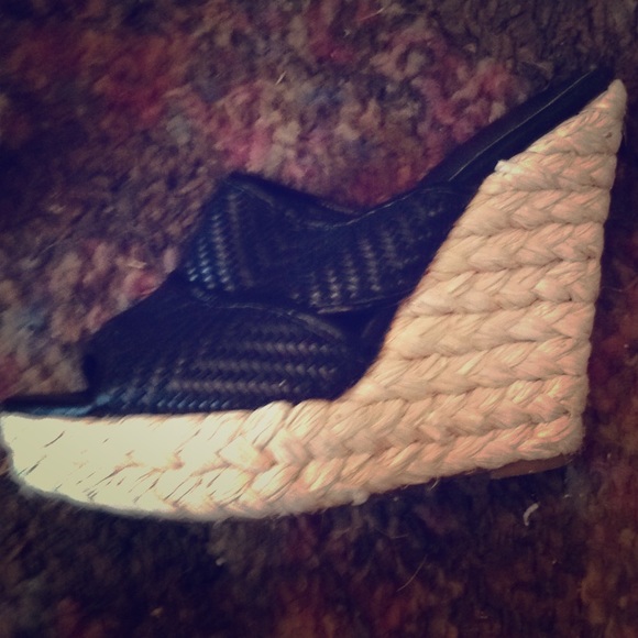 BCBG | wedge sandals size 7