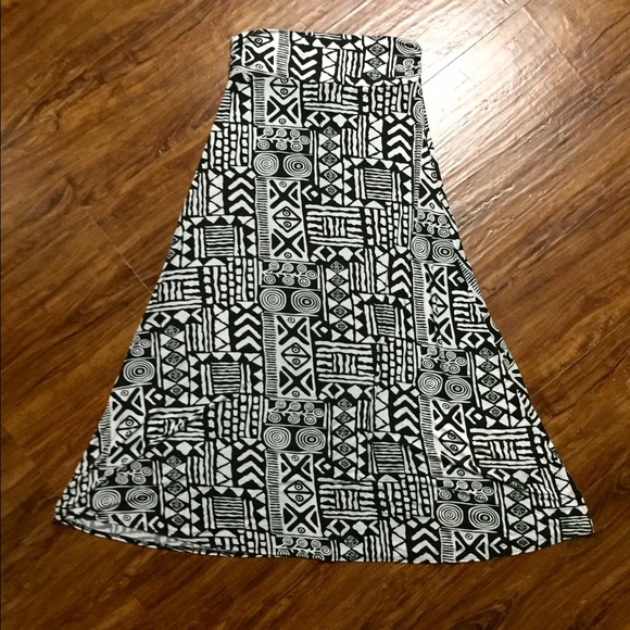 💁🏼 Black & White Maxi Skirt, Soft, Stretchy 💃🏼