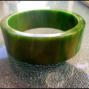 Vintage GREEN YELLOW MARBLEIZED BAKELITE BANGLE 💕