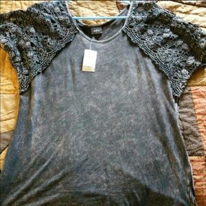⭐️Daytrip top size Large