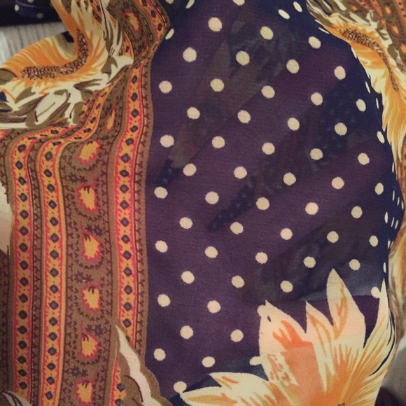 NWOT beautiful top for end of summer and fall! - Picture 2 of 4