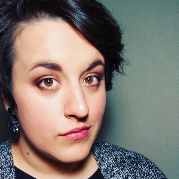 Meet your Posher, Angie